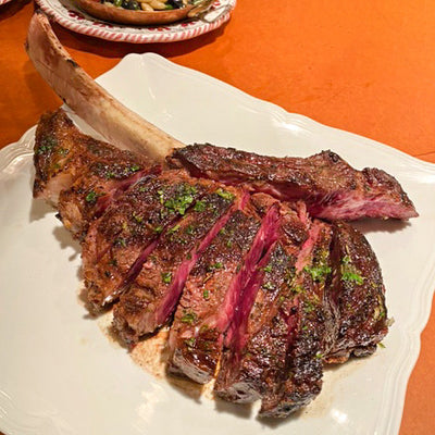 Receta de cena de filete Tomahawk australiana Wagyu BMS 6-7